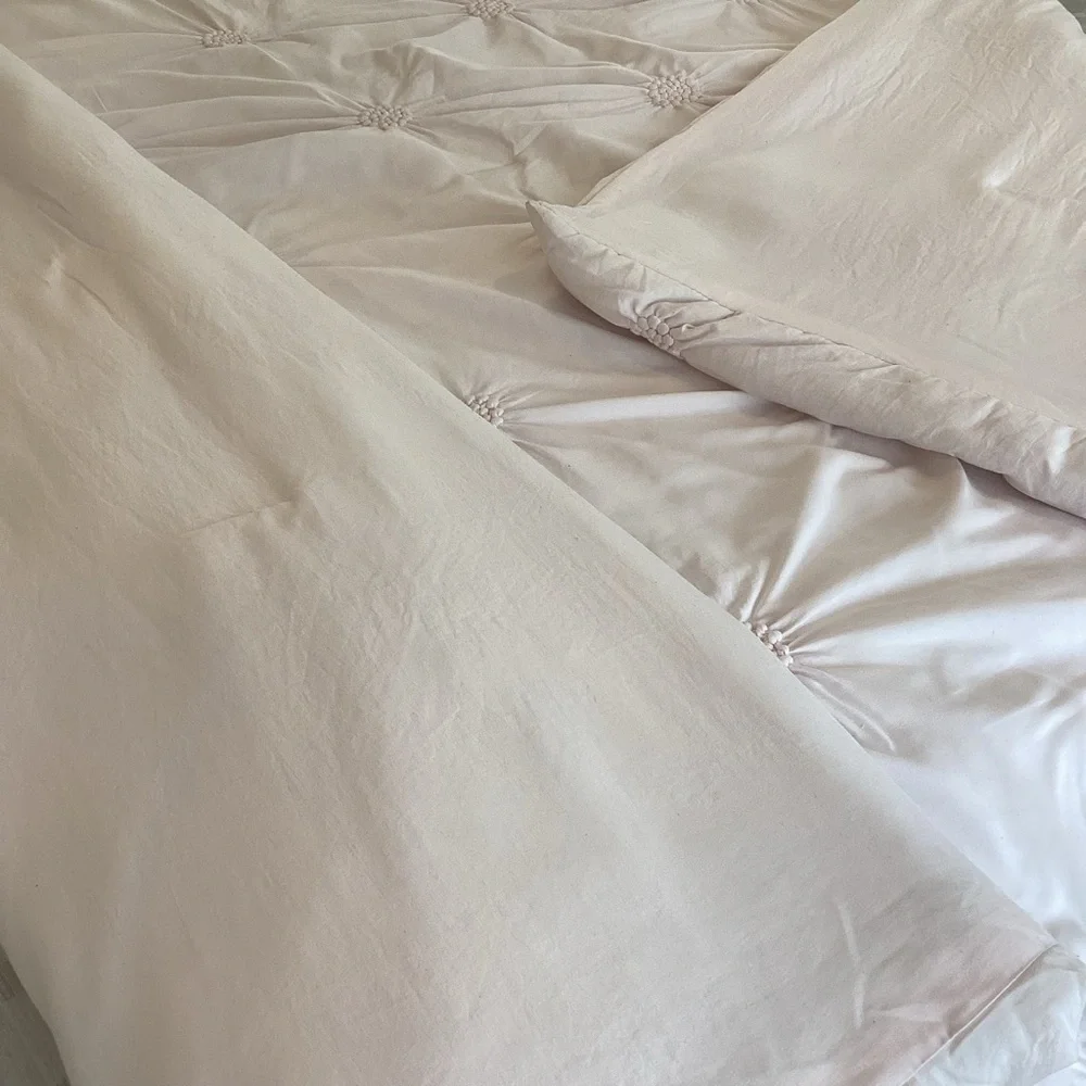 Swift Home Pink Pintuck Twin/Xl Comforter and Sham